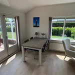 Ferienhaus Mooie Vlakbij De Zee! Ouddorp