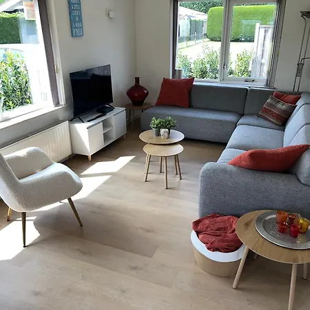 Mooie Vlakbij De Zee! *