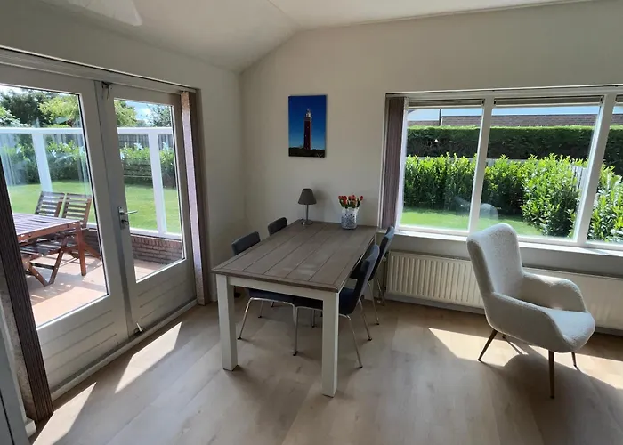 Holiday home Mooie Vlakbij De Zee! Ouddorp